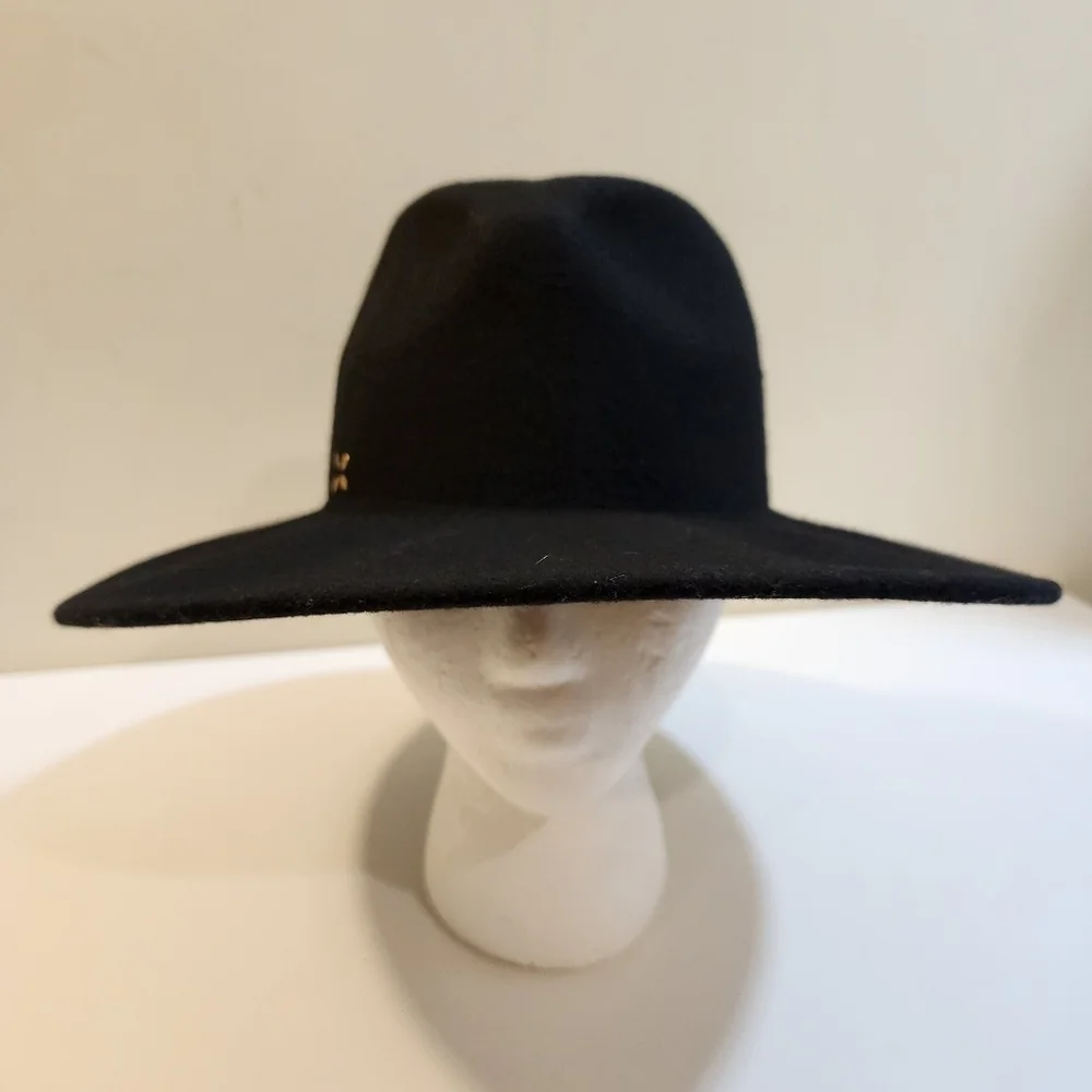 Universal Threads Women's Black 100% Wool hat OS NWT